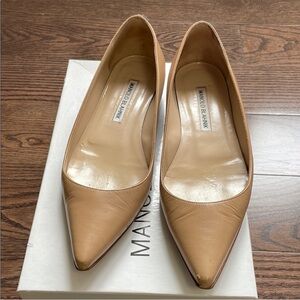 Manolo Blahnik BBFlat Beige Leather pointed toe flat 37